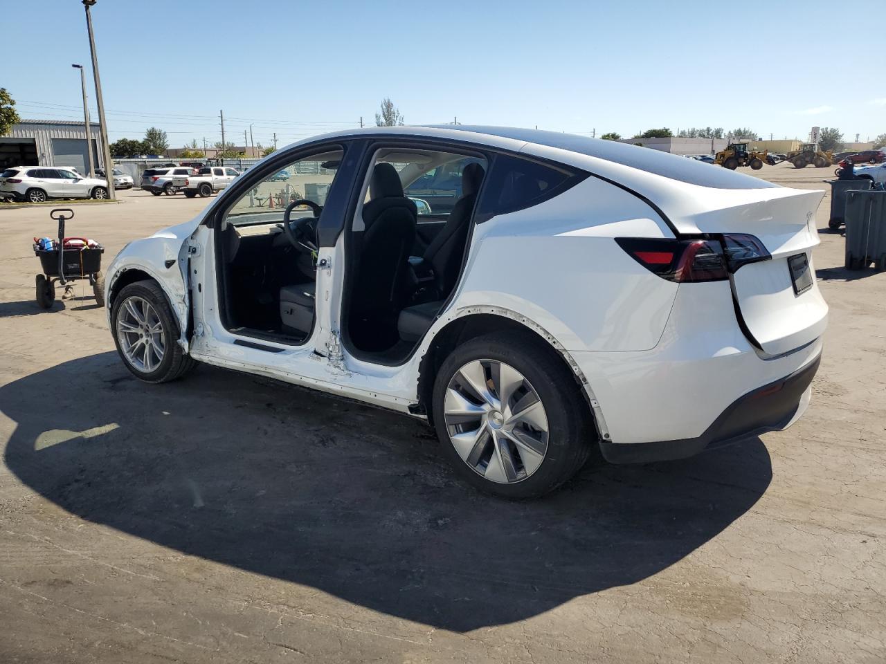 2024 TESLA MODEL Y - Image 2