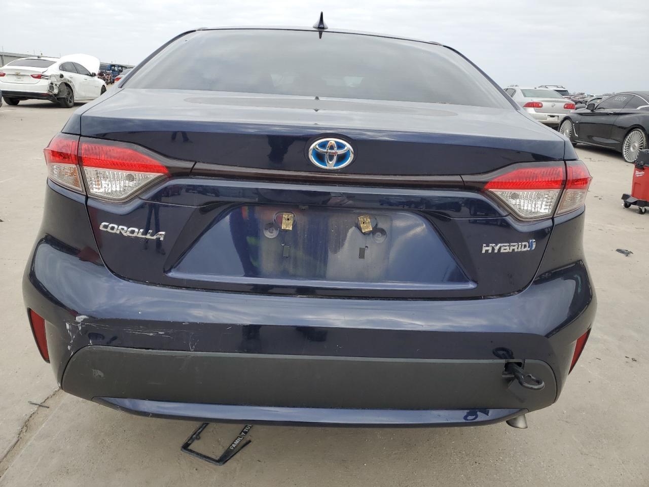 2022 TOYOTA COROLLA LE - Image 6