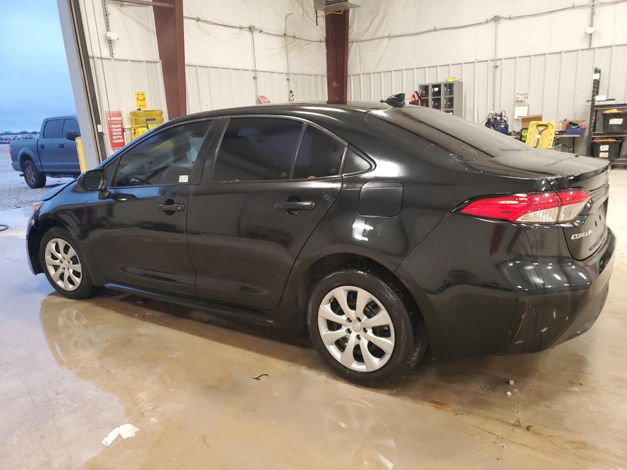 2020 TOYOTA COROLLA LE - Фото 2