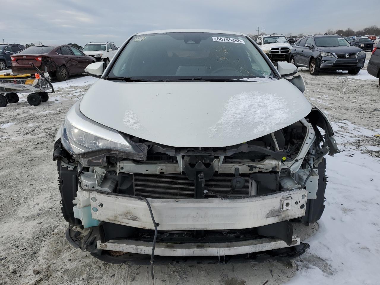 2021 TOYOTA C-HR XLE - Image 5