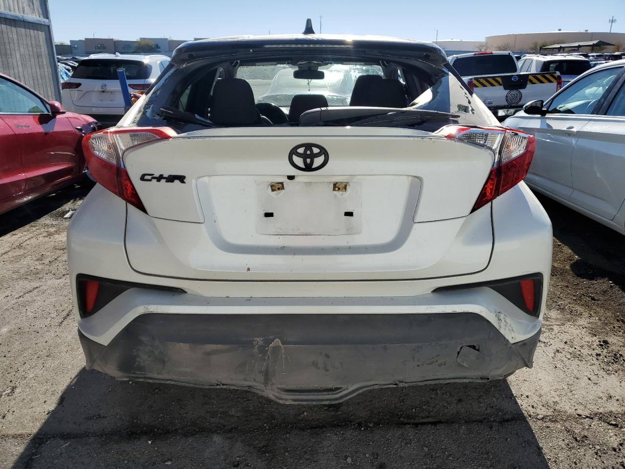 2021 TOYOTA C-HR XLE - Фото 6