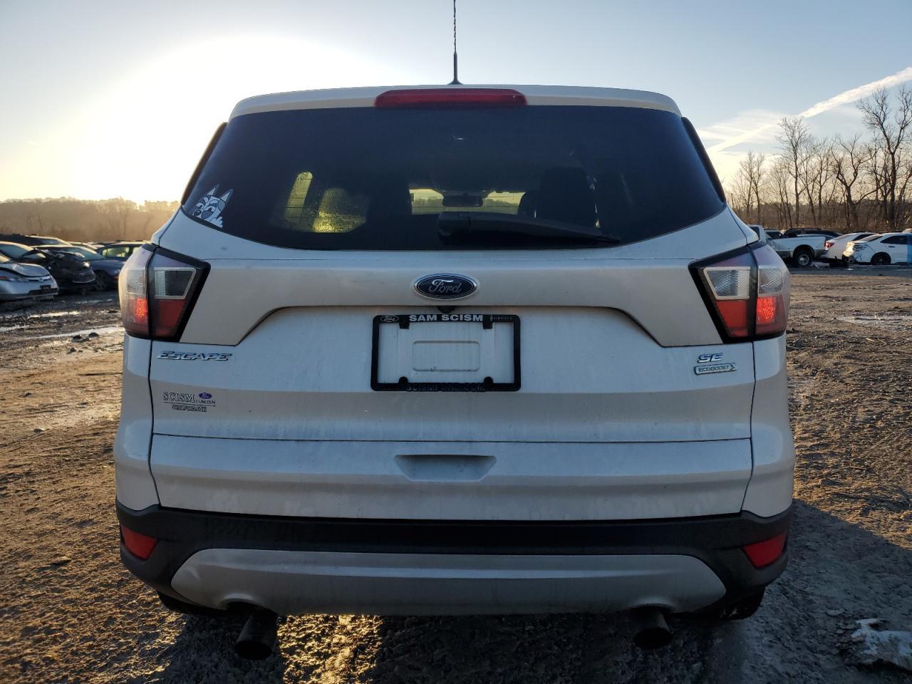2017 FORD ESCAPE SE - Фото 6