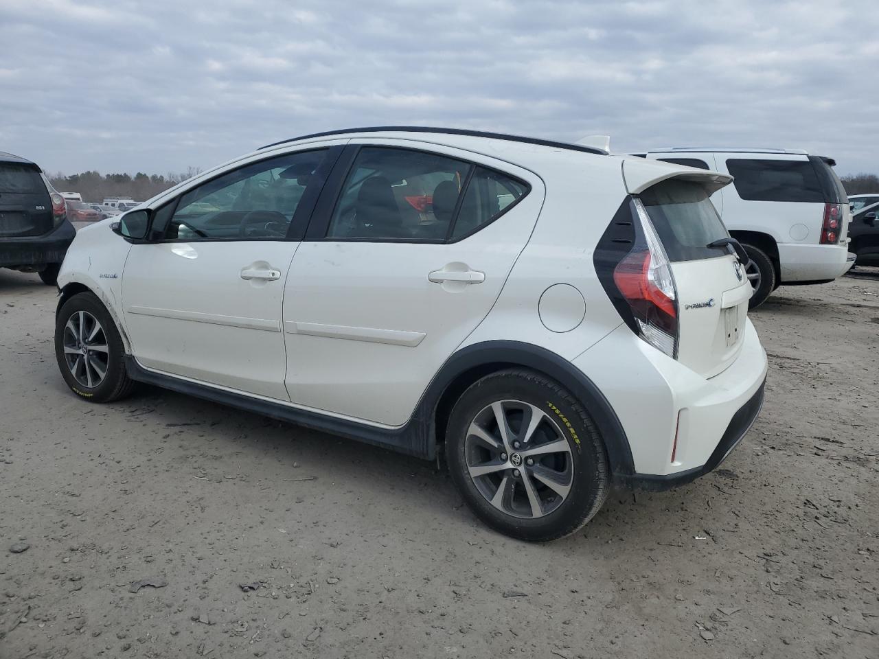 2019 TOYOTA PRIUS C - Image 2
