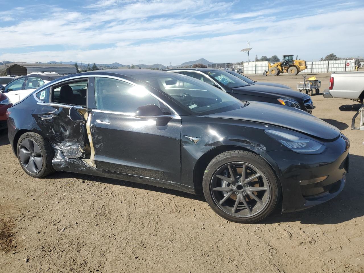 2019 TESLA MODEL 3 - Фото 4