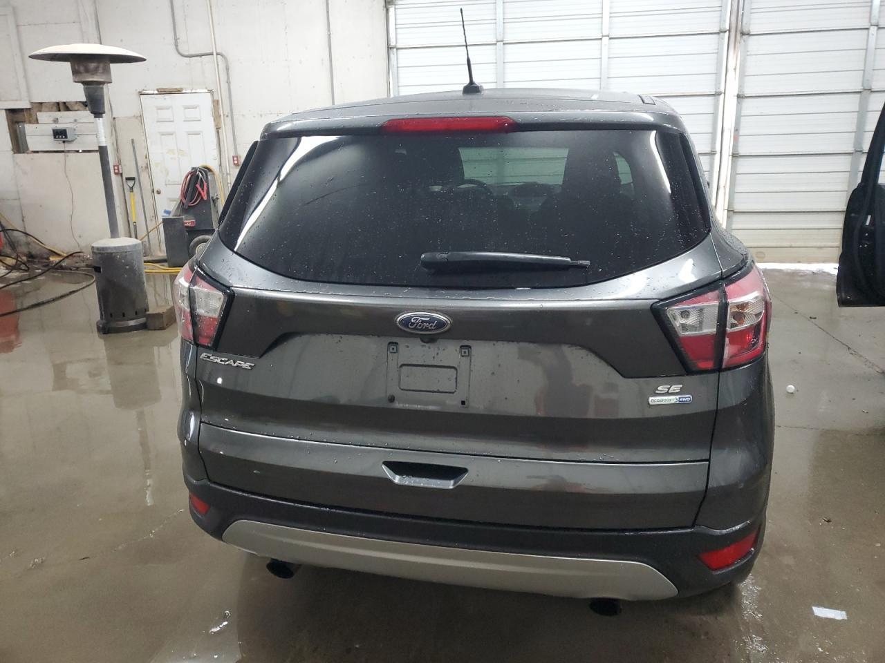 2017 FORD ESCAPE SE - Фото 6