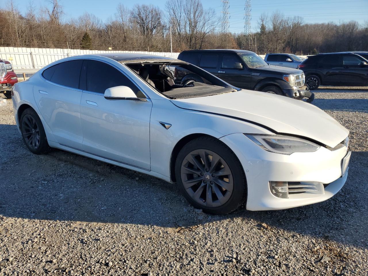 2020 TESLA MODEL S - Фото 4