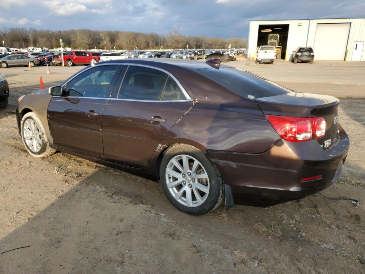 2015 CHEVROLET MALIBU 2LT - Image 2