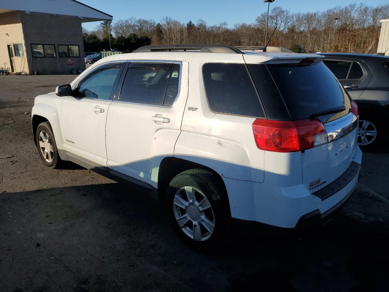 2013 GMC TERRAIN SL - Image 2