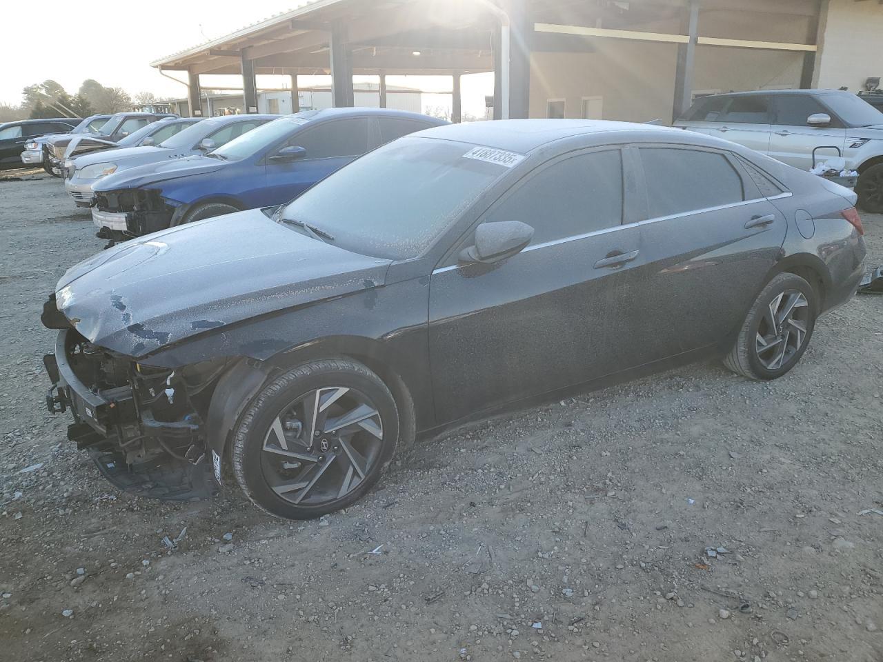 2024 HYUNDAI ELANTRA SE