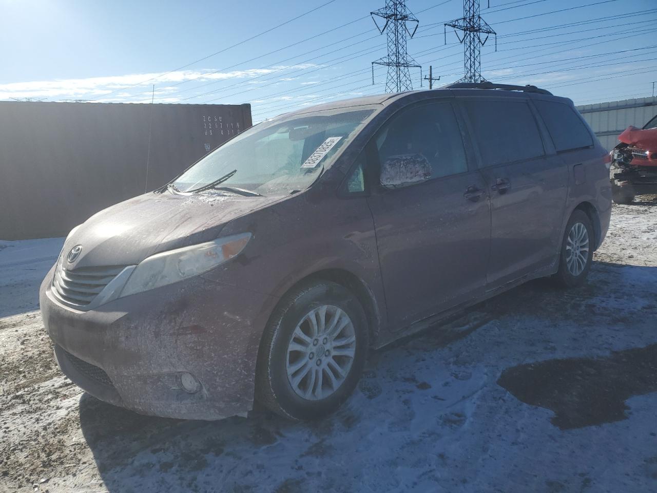 2013 TOYOTA SIENNA XLE