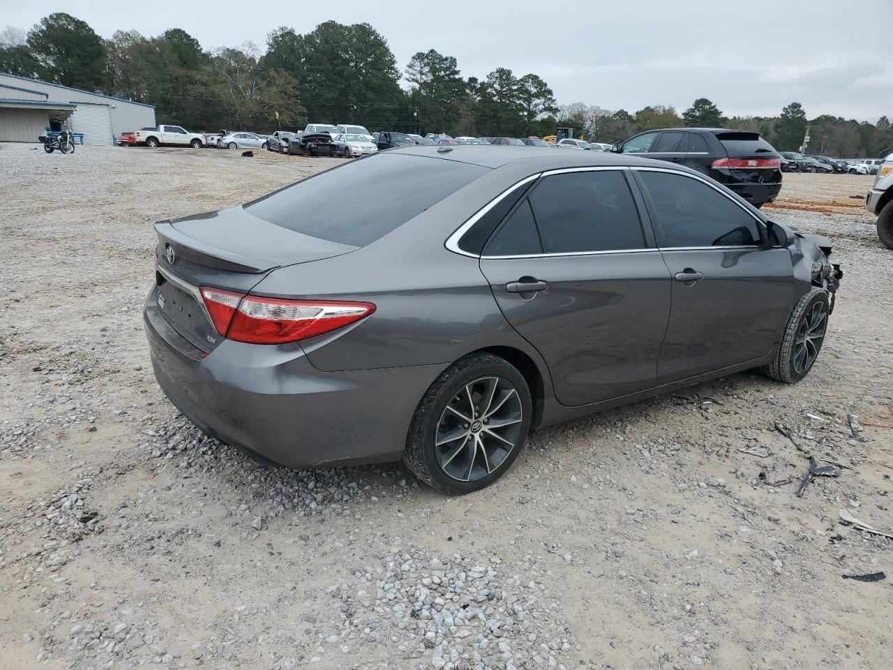 2017 TOYOTA CAMRY LE - Фото 3