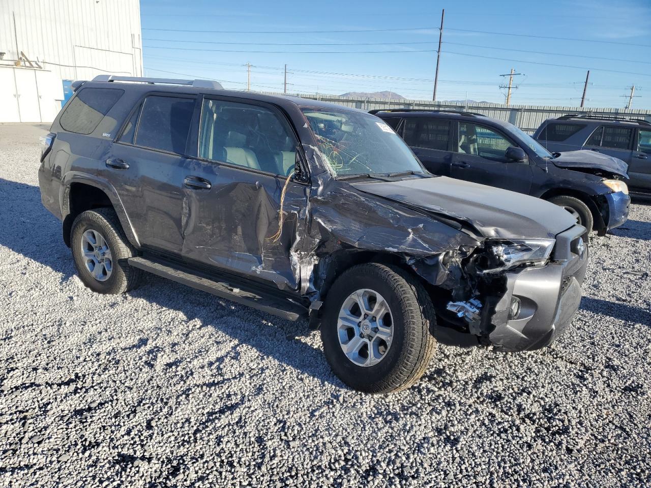 2017 TOYOTA 4RUNNER SR - Фото 4