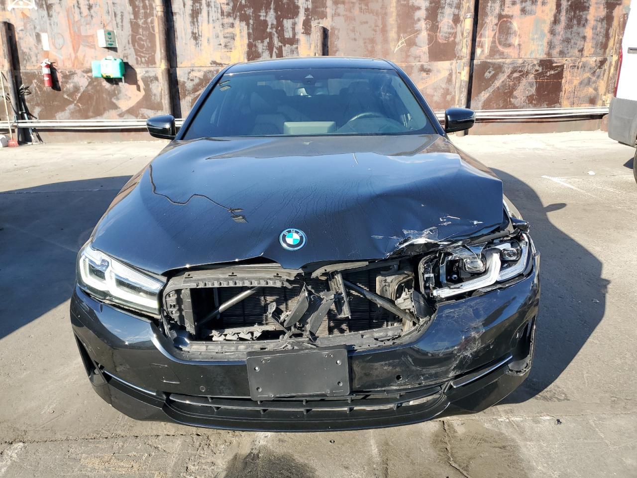 2022 BMW 530E - Image 5