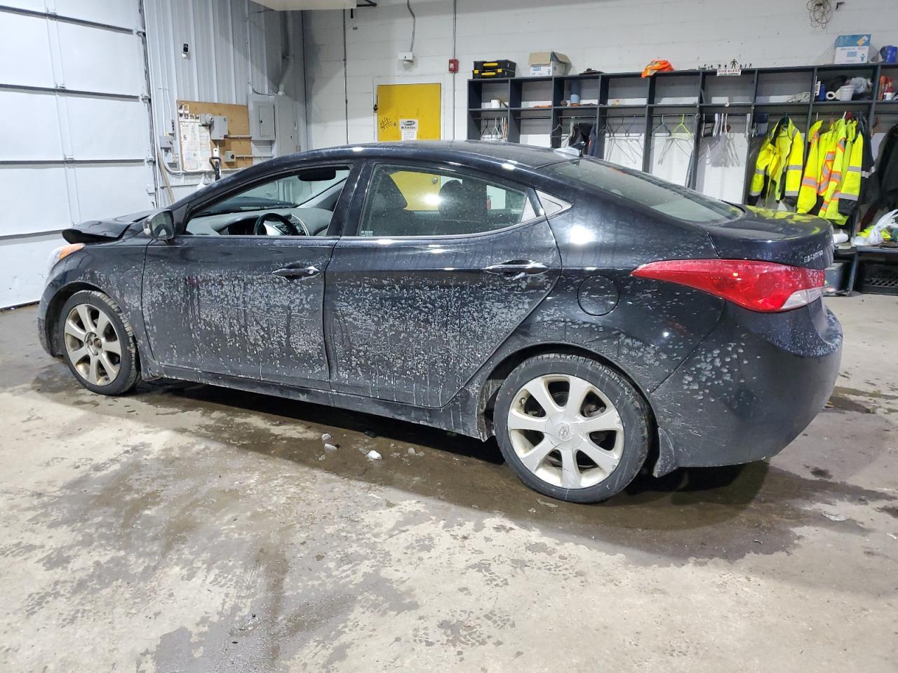 2013 HYUNDAI ELANTRA GL - Image 2
