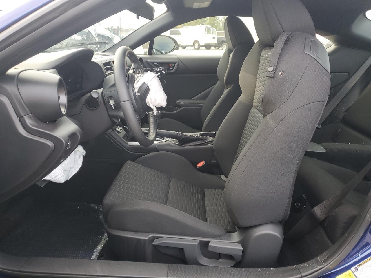 2023 TOYOTA GR 86 - Image 7