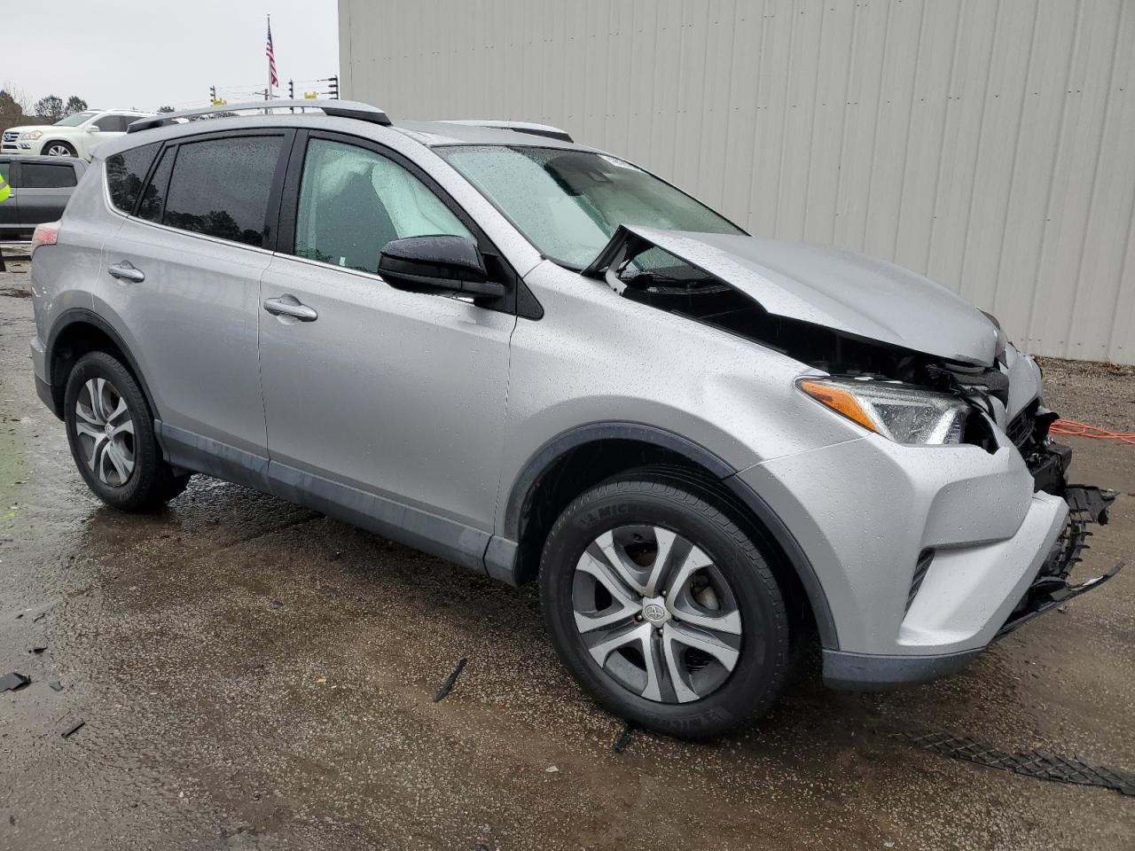 2017 TOYOTA RAV4 LE - Image 4