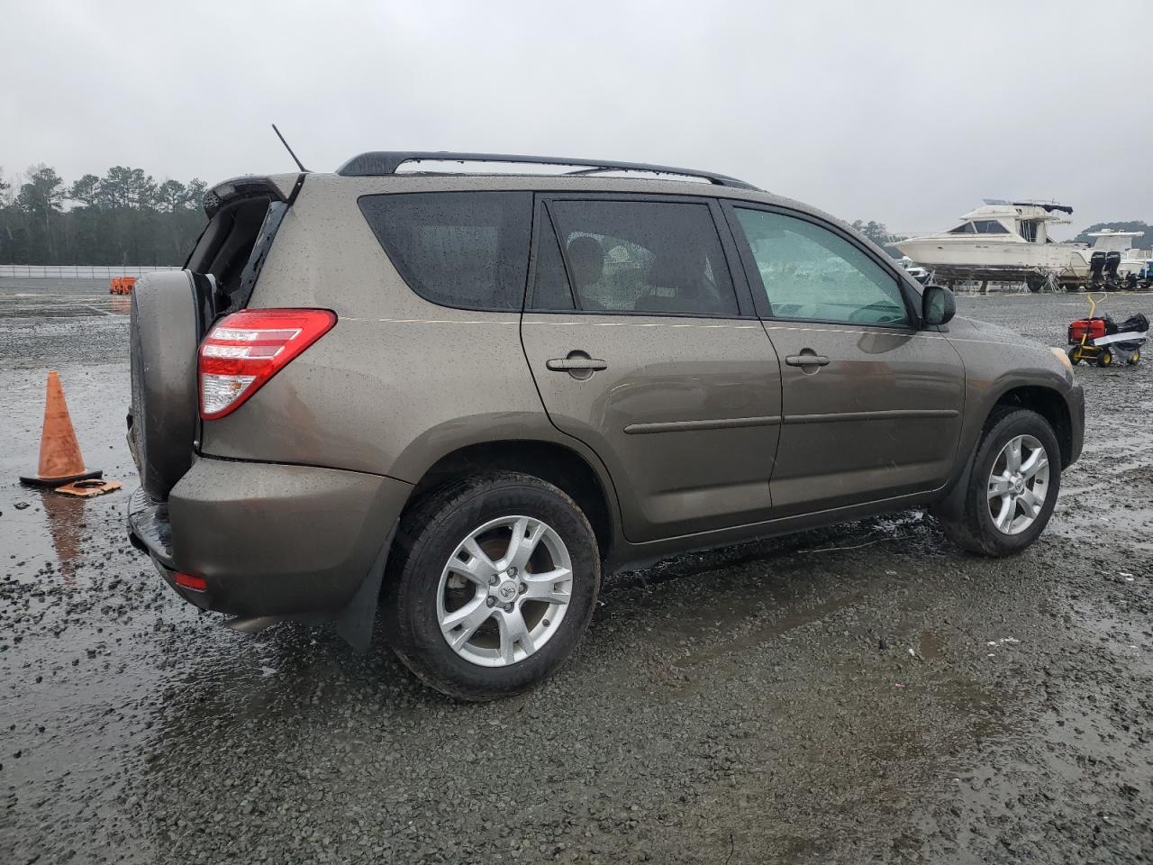 2011 TOYOTA RAV4 - Image 3
