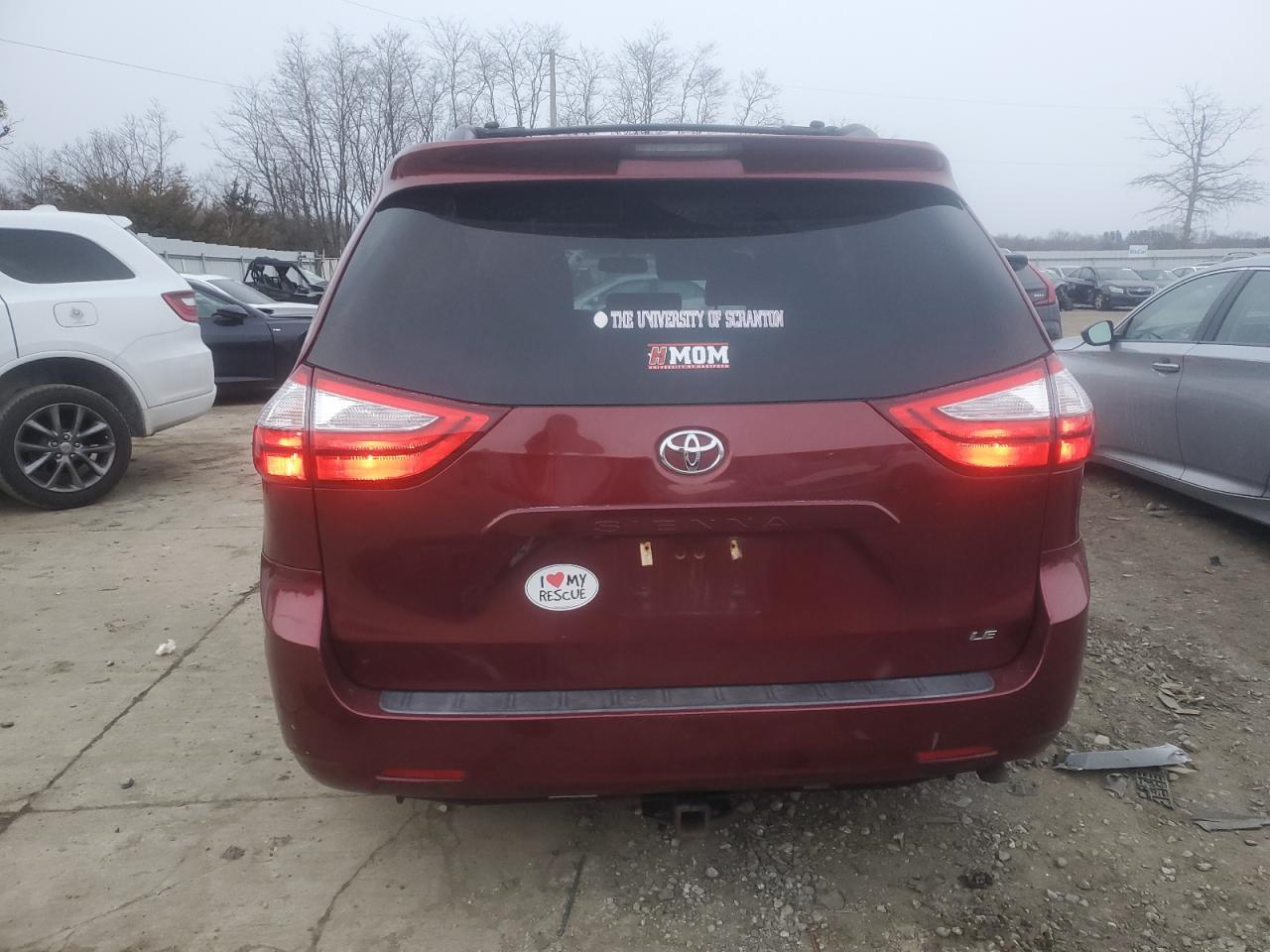 2015 TOYOTA SIENNA LE - Фото 6