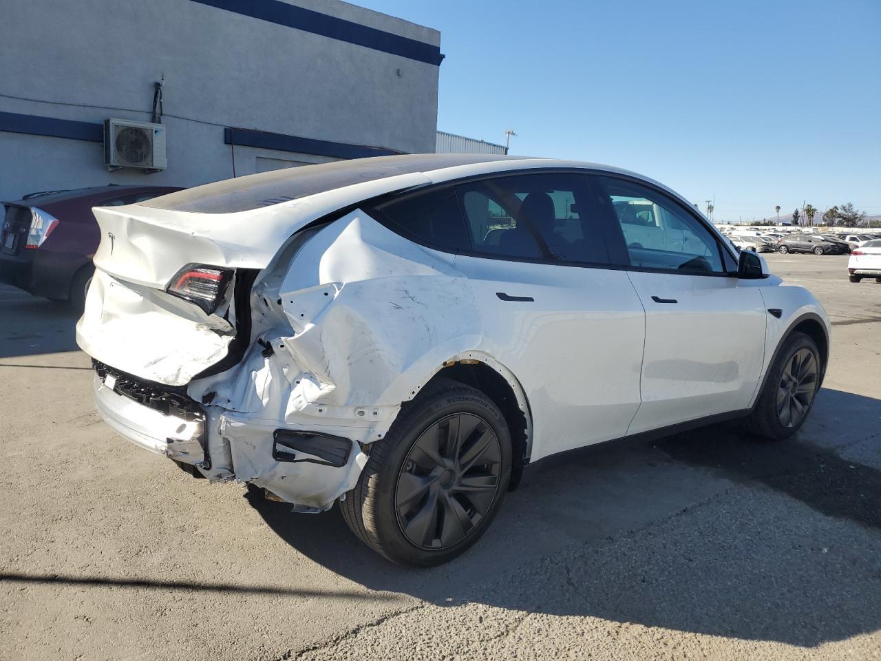 2025 TESLA MODEL Y - Фото 3