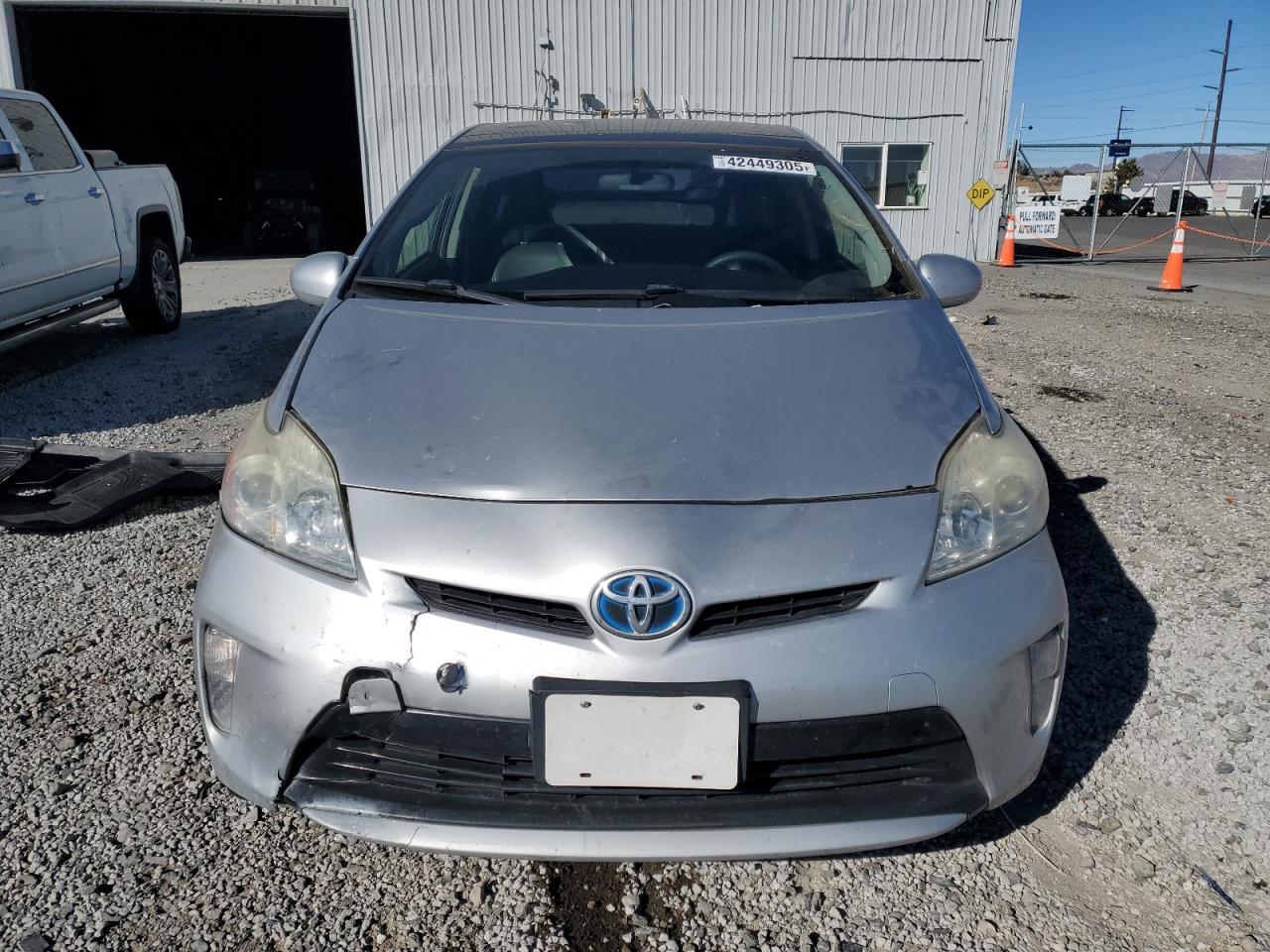 2015 TOYOTA PRIUS - Image 5