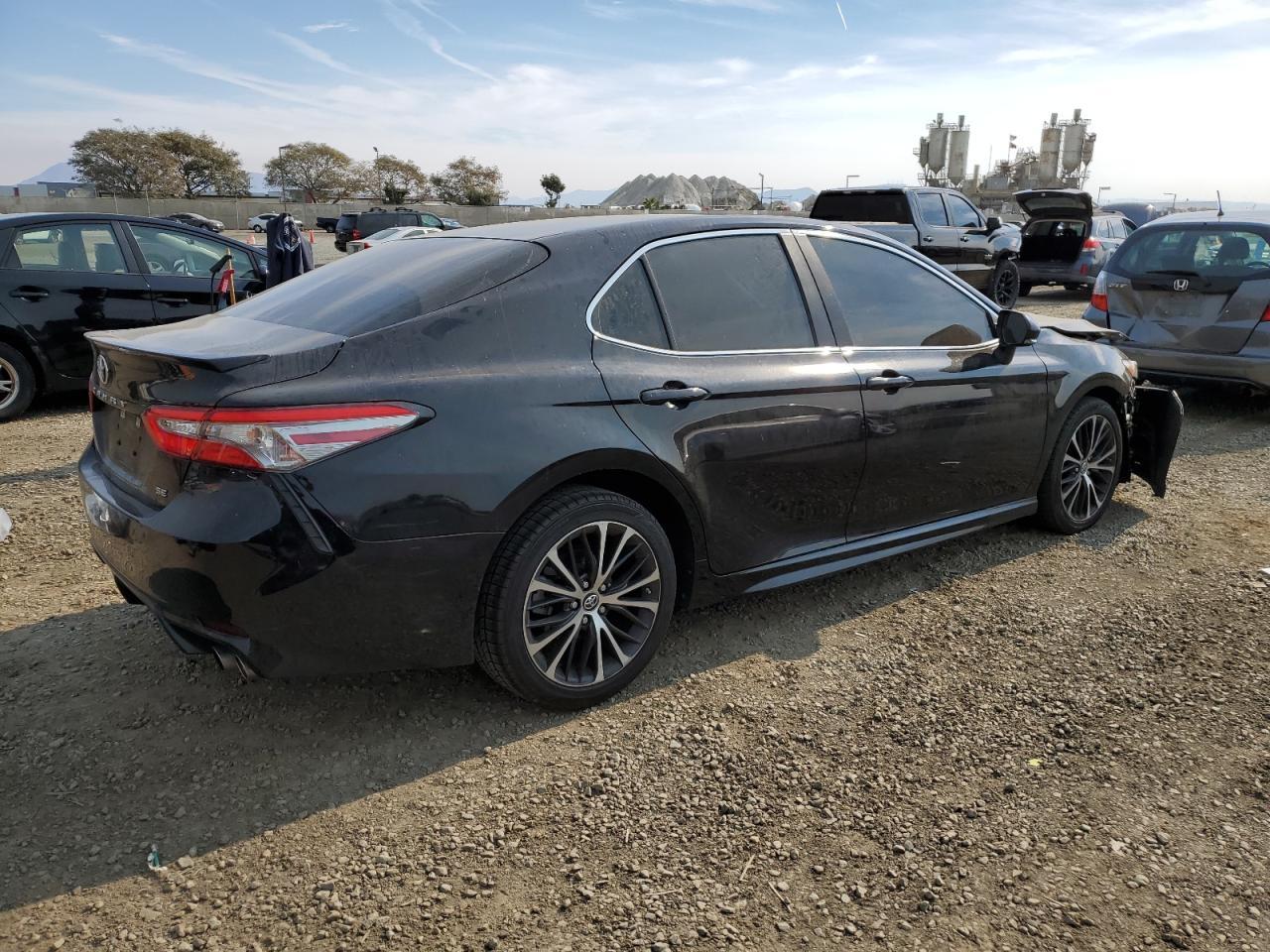 2018 TOYOTA CAMRY L - Фото 3