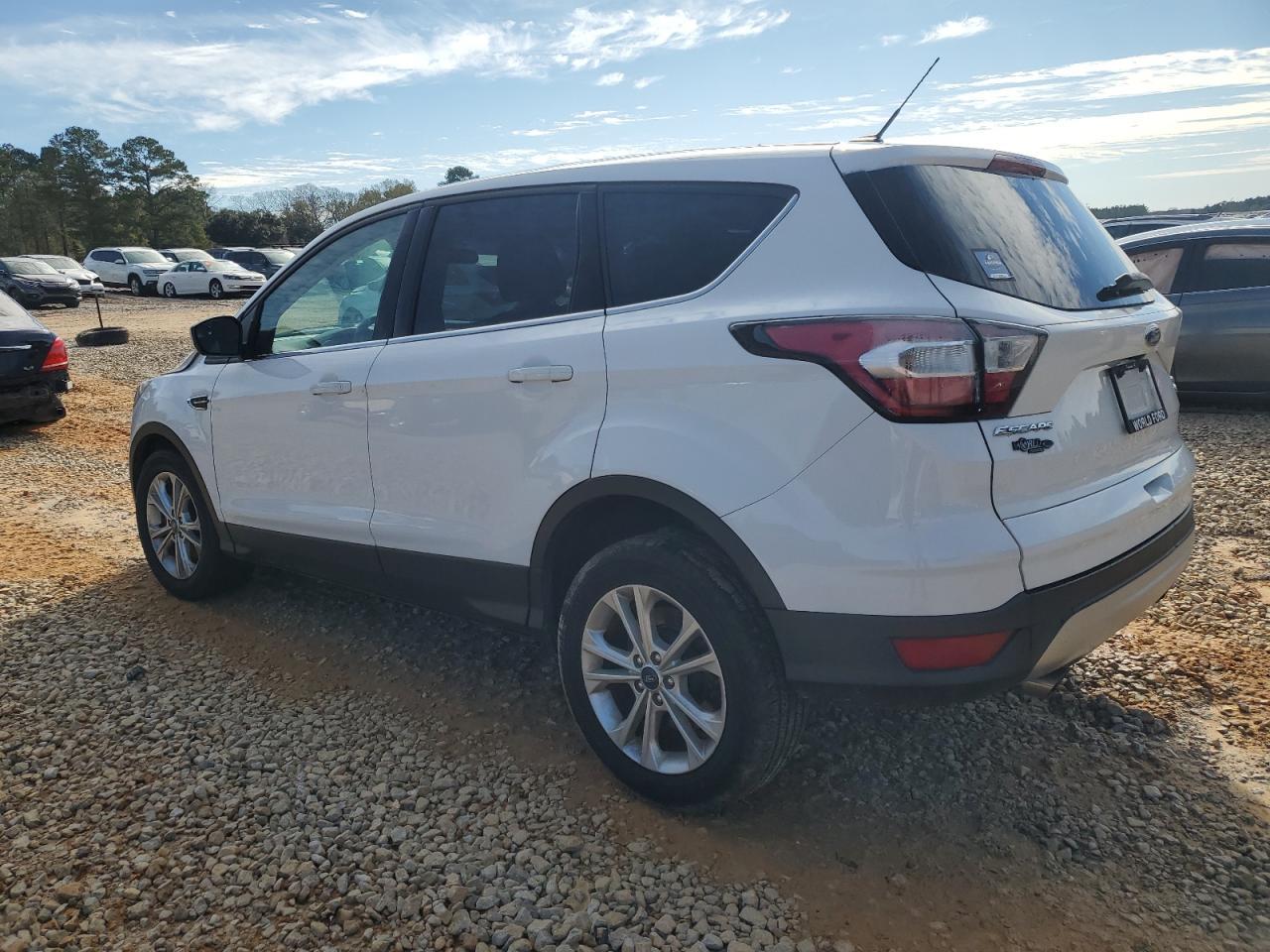 2017 FORD ESCAPE SE - Image 2