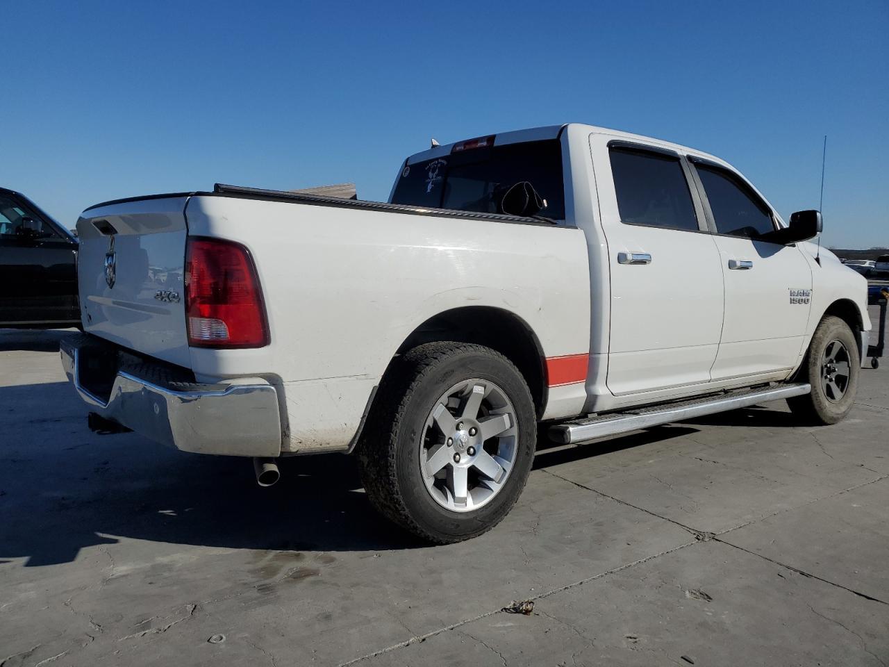 2015 RAM 1500 SLT - Image 3