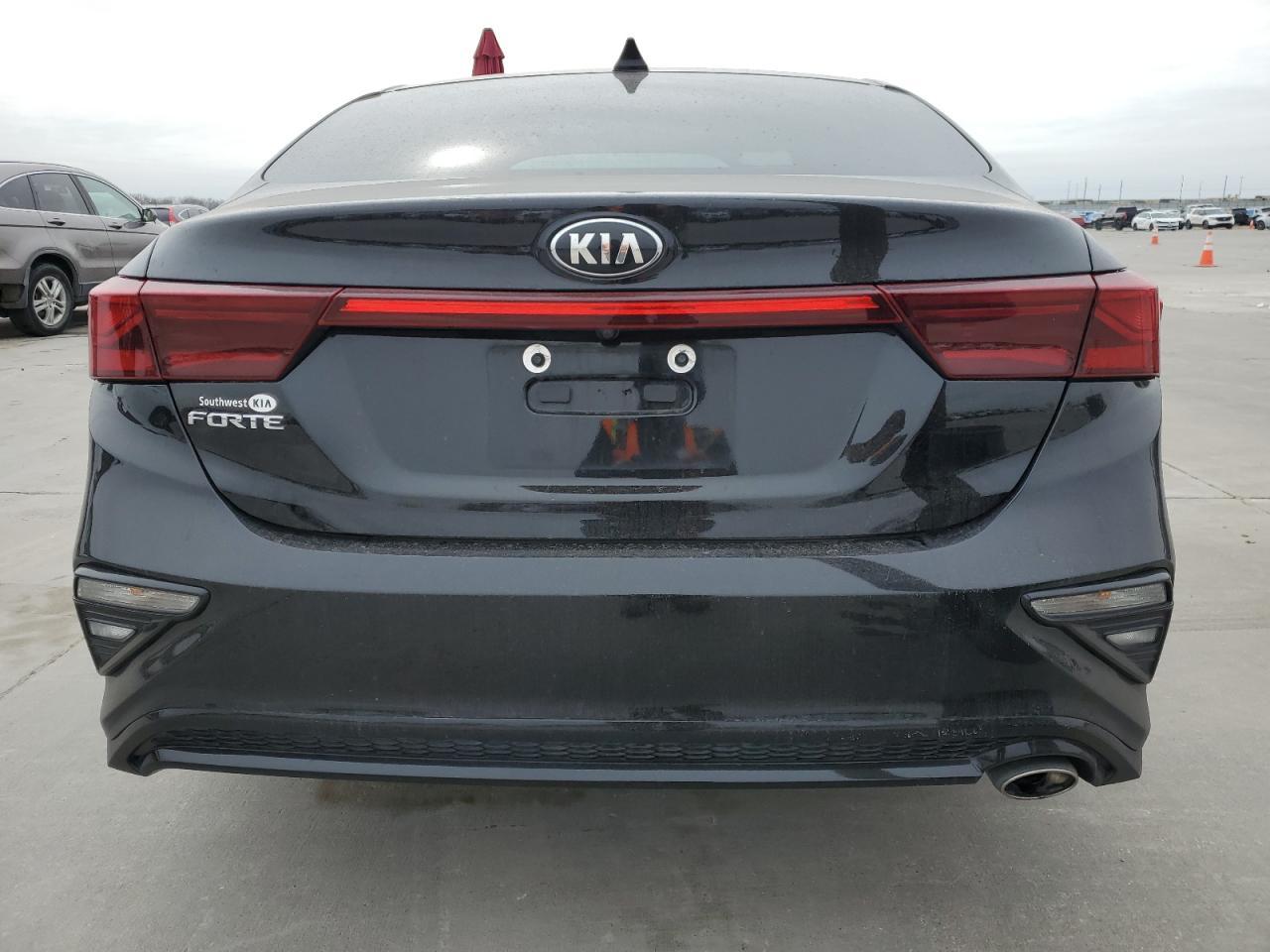 2021 KIA FORTE FE - Image 6