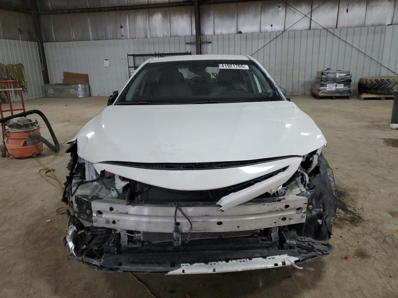 2020 TOYOTA CAMRY SE - Фото 5