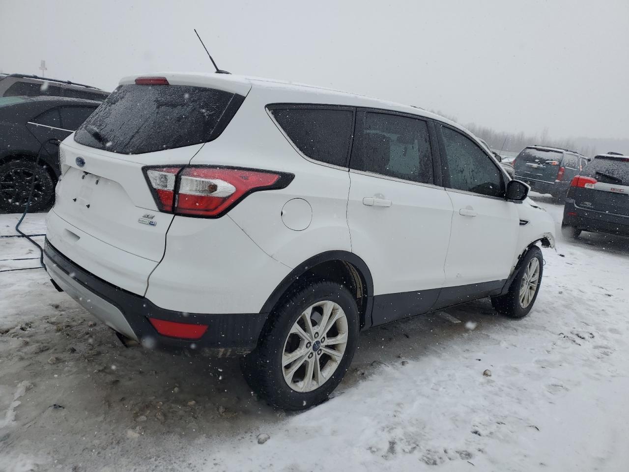 2017 FORD ESCAPE SE - Image 3