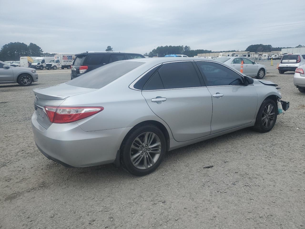 2015 TOYOTA CAMRY LE - Image 3