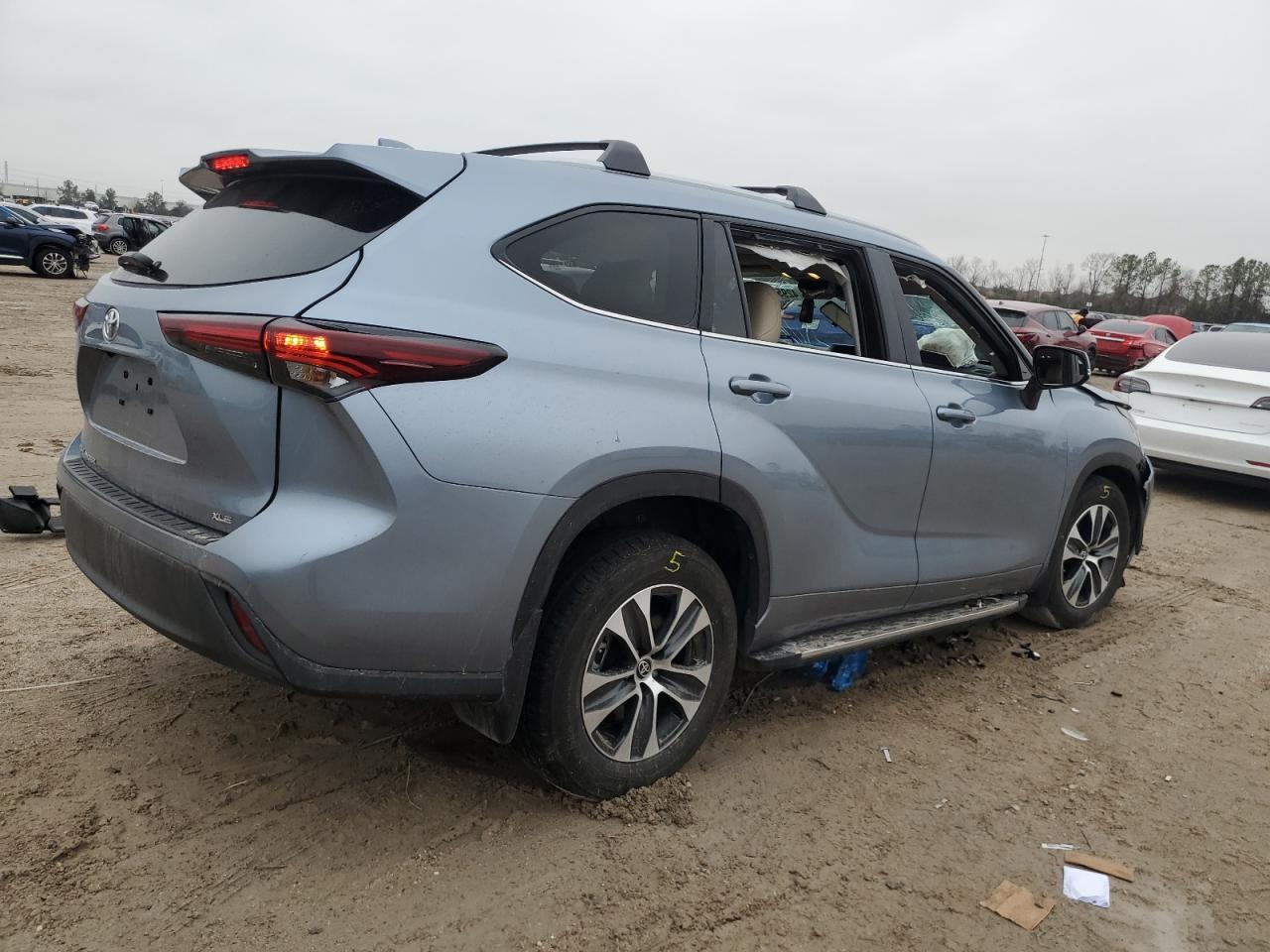 2024 TOYOTA HIGHLANDER - Image 3