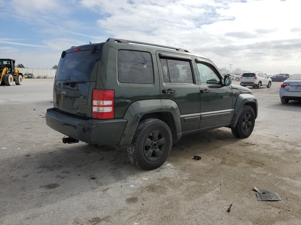 2011 JEEP LIBERTY SP - Фото 3