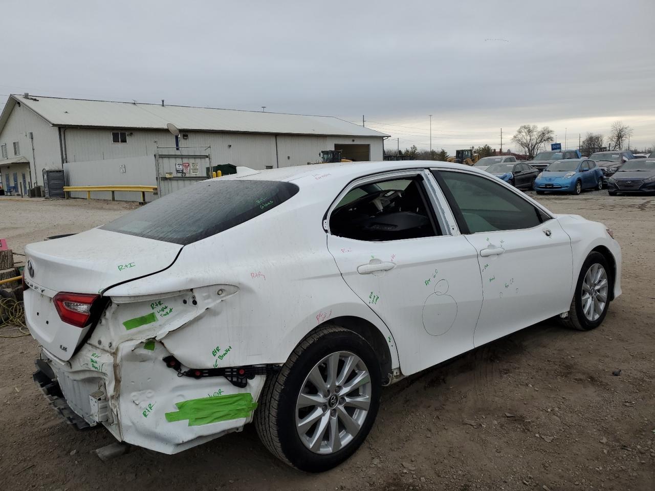 2019 TOYOTA CAMRY L - Фото 3