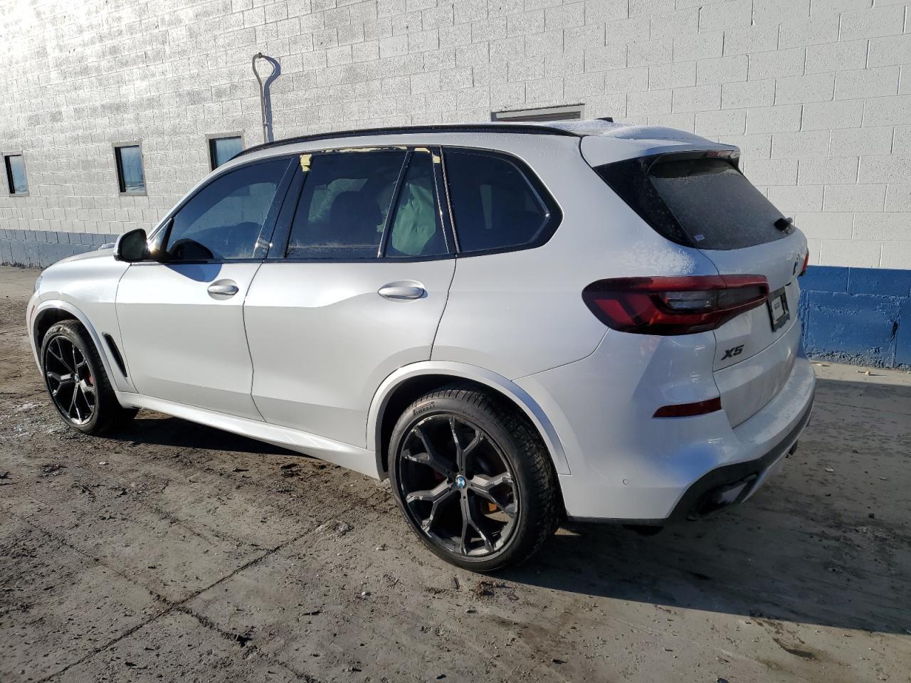 2023 BMW X5 XDRIVE4 - Фото 2