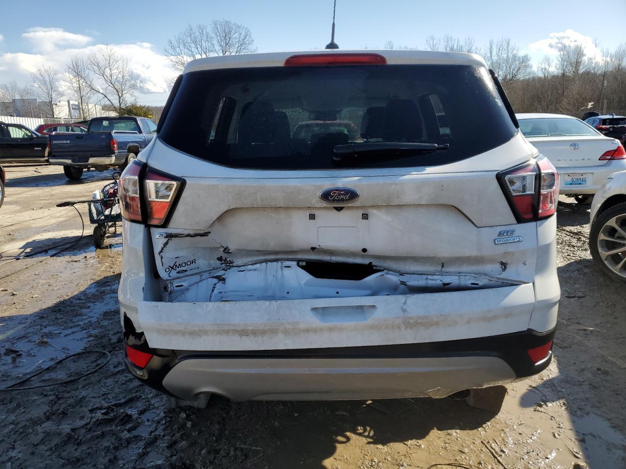 2017 FORD ESCAPE SE - Image 6
