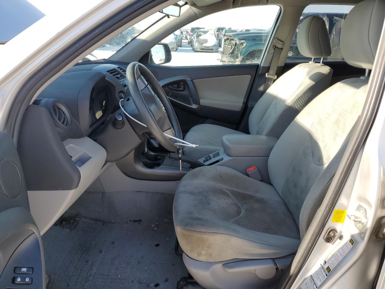 2011 TOYOTA RAV4 - Image 7