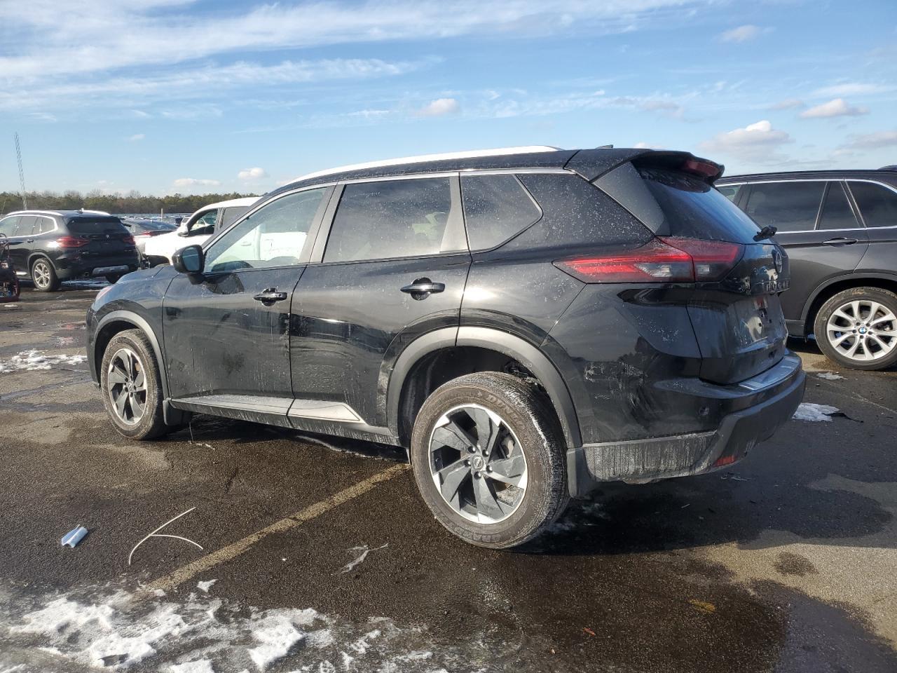 2024 NISSAN ROGUE SV - Image 2