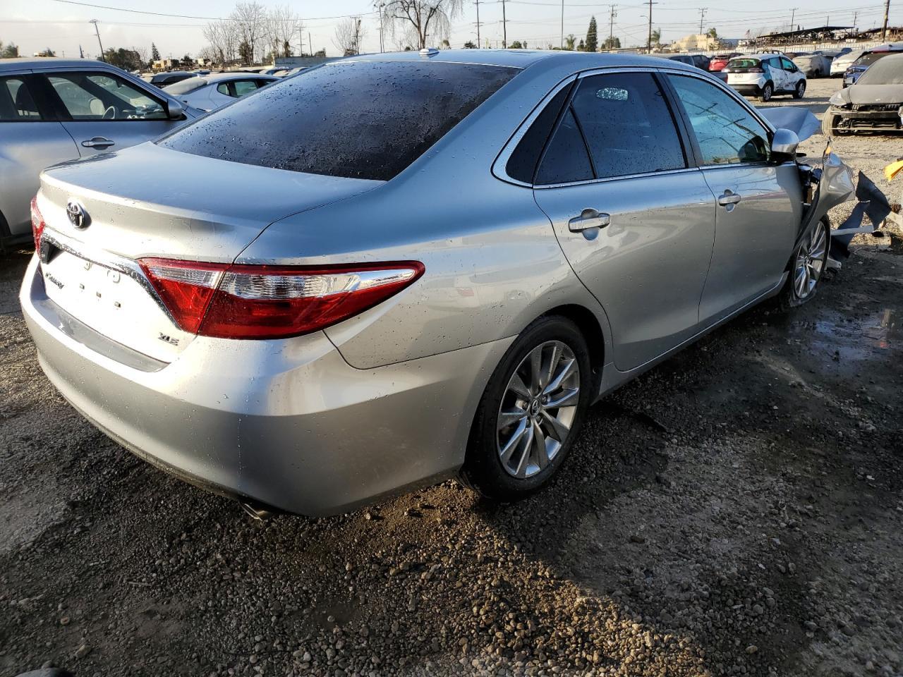 2015 TOYOTA CAMRY LE - Фото 3