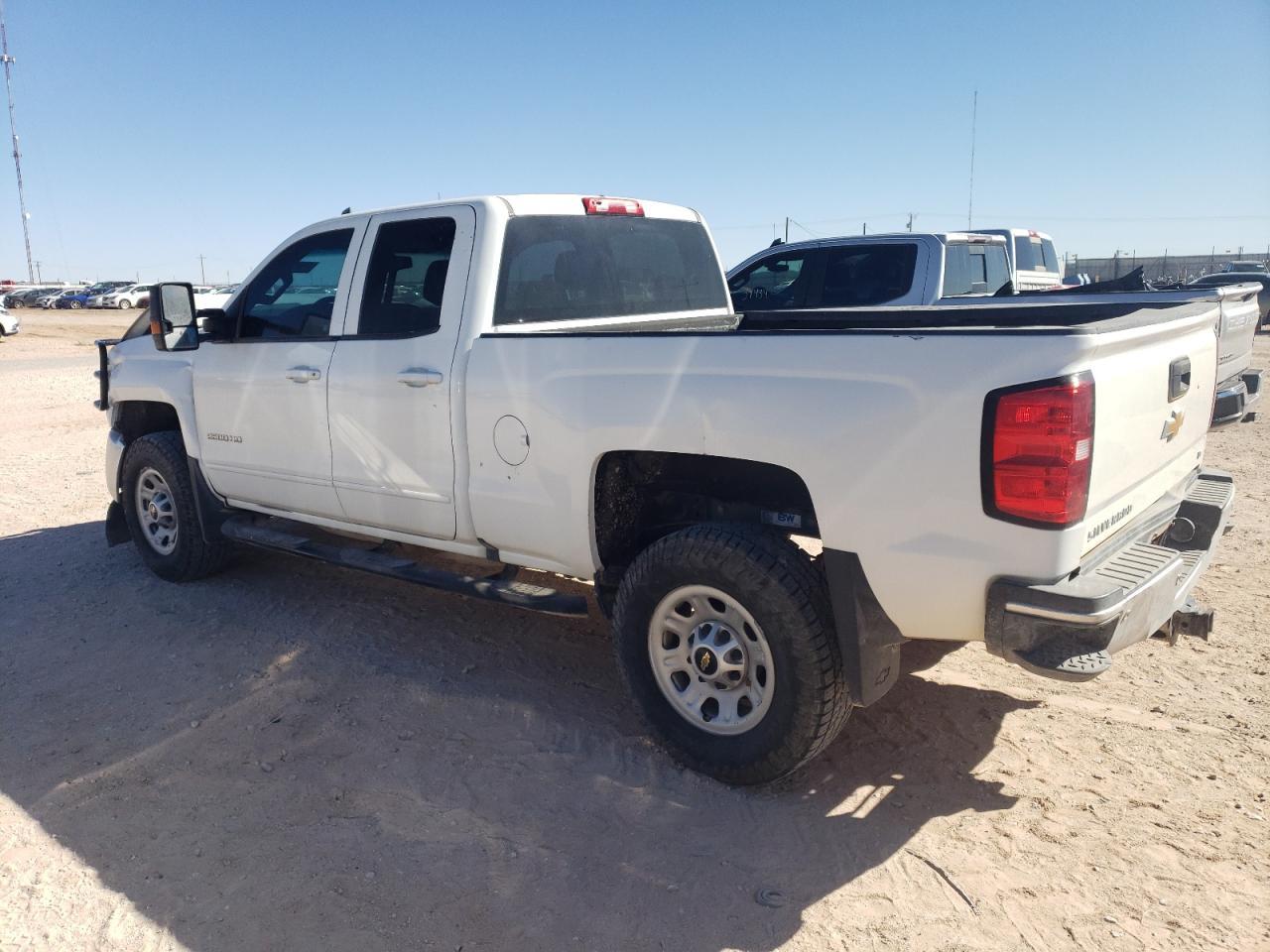2019 CHEVROLET SILVERADO - Фото 2