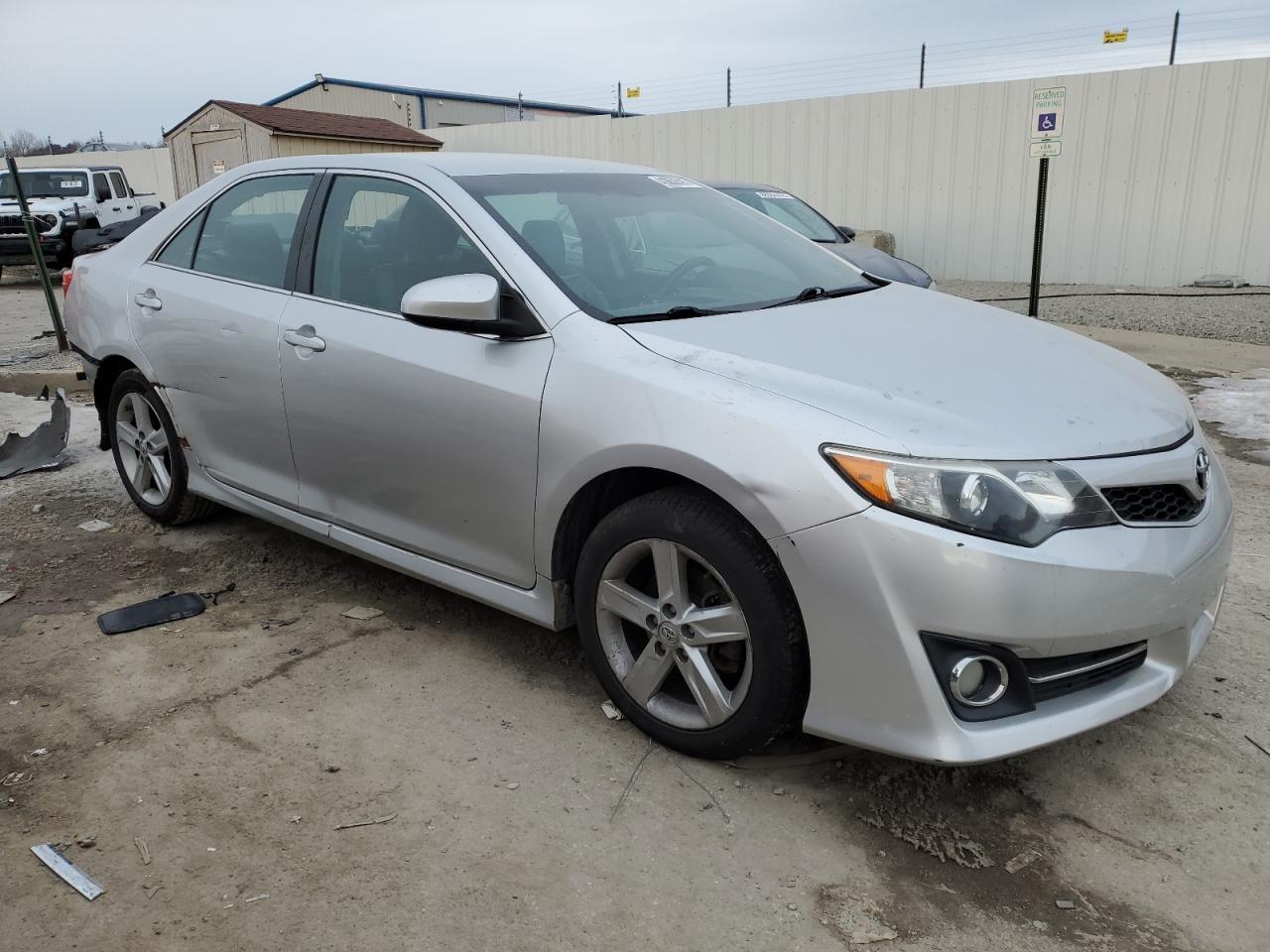 2014 TOYOTA CAMRY L - Image 4
