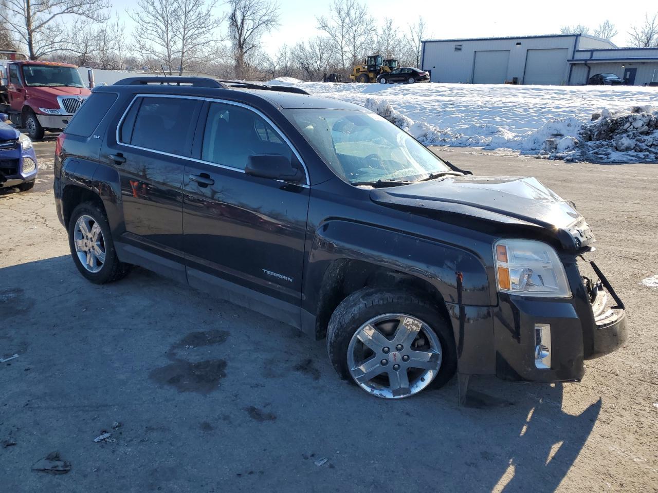 2013 GMC TERRAIN SL - Image 4