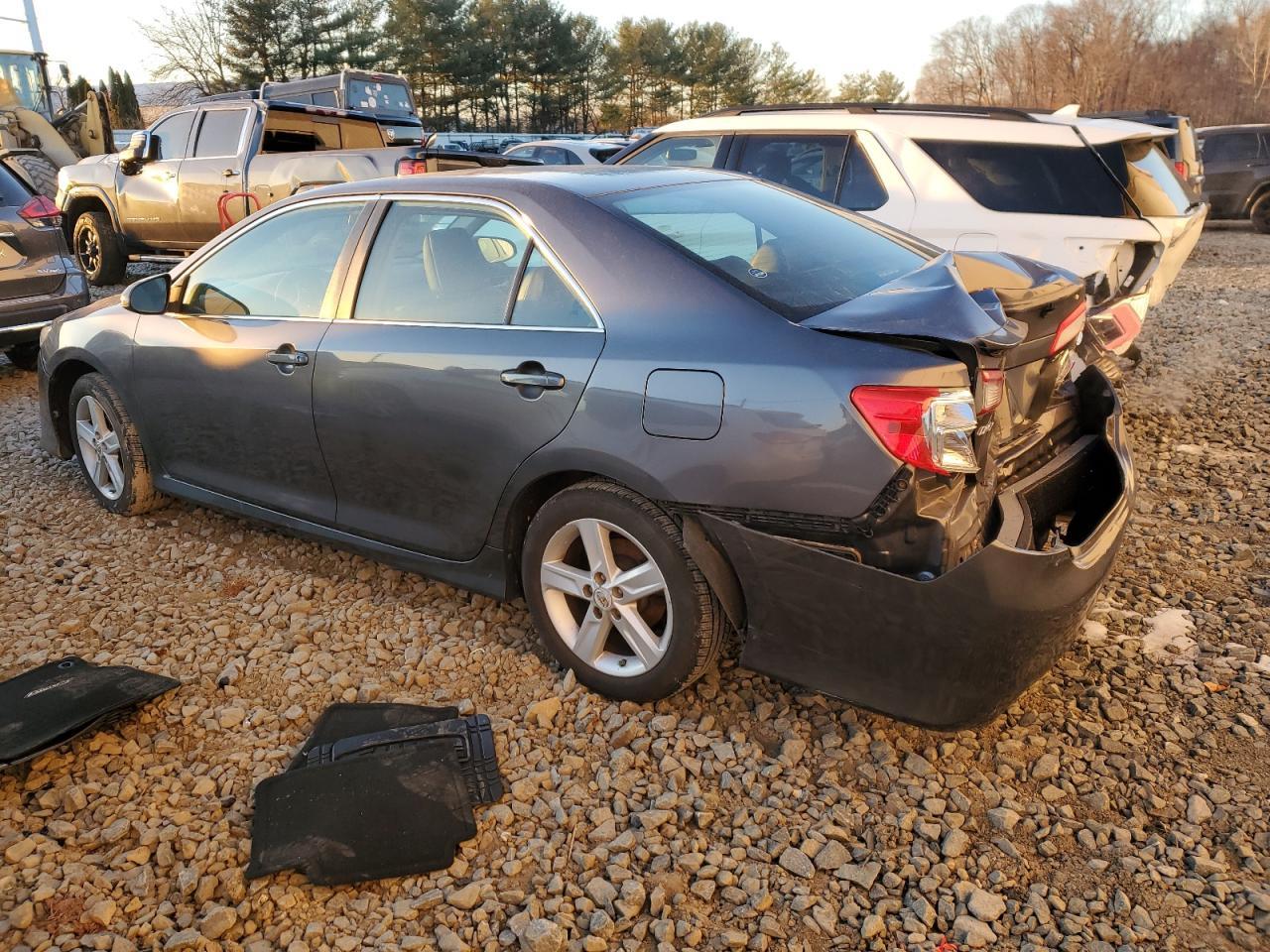 2012 TOYOTA CAMRY BASE - Фото 2