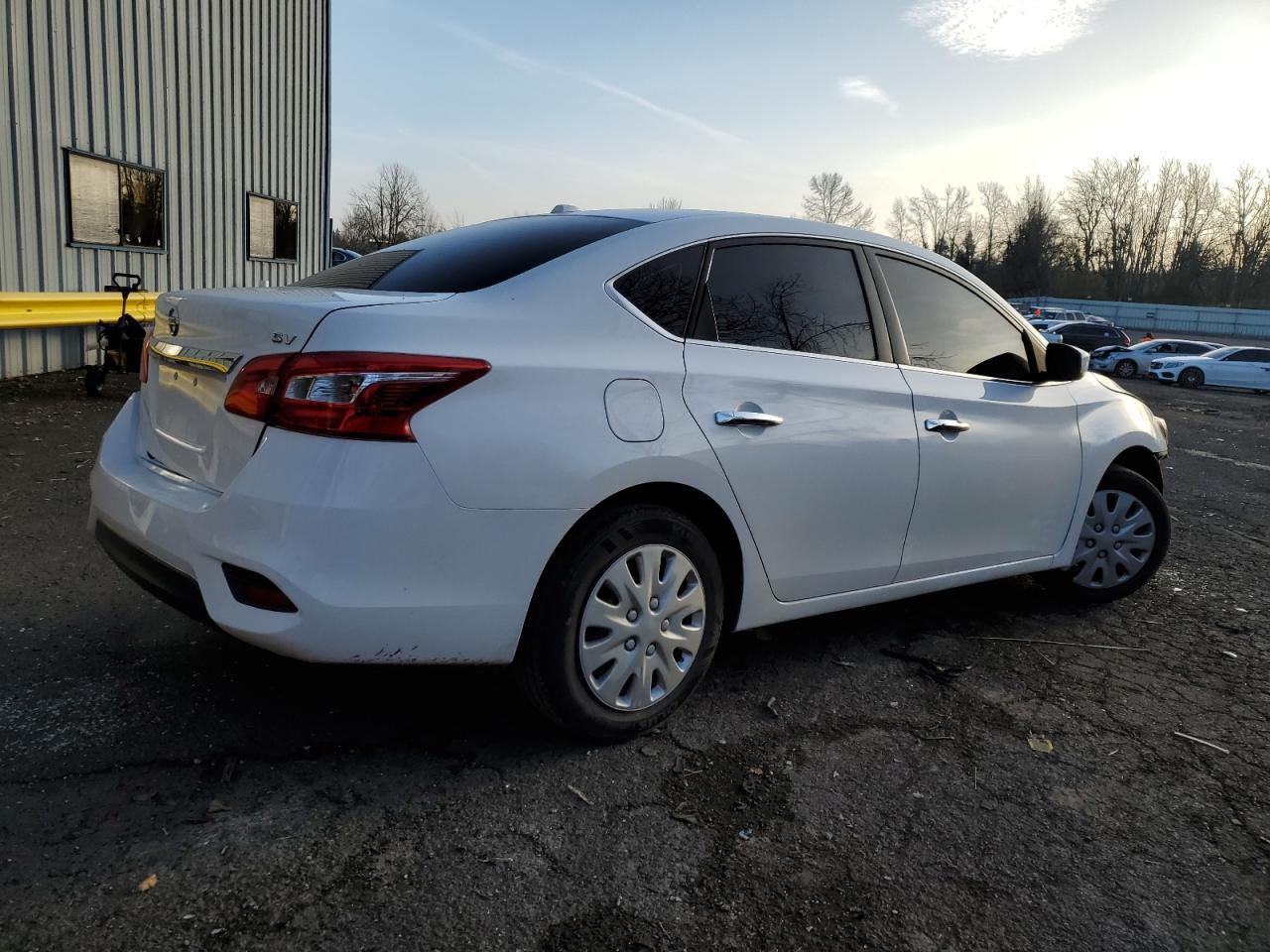 2017 NISSAN SENTRA S - Фото 3