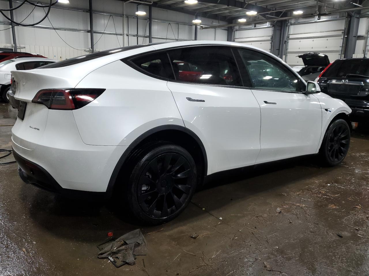 2023 TESLA MODEL Y - Фото 3
