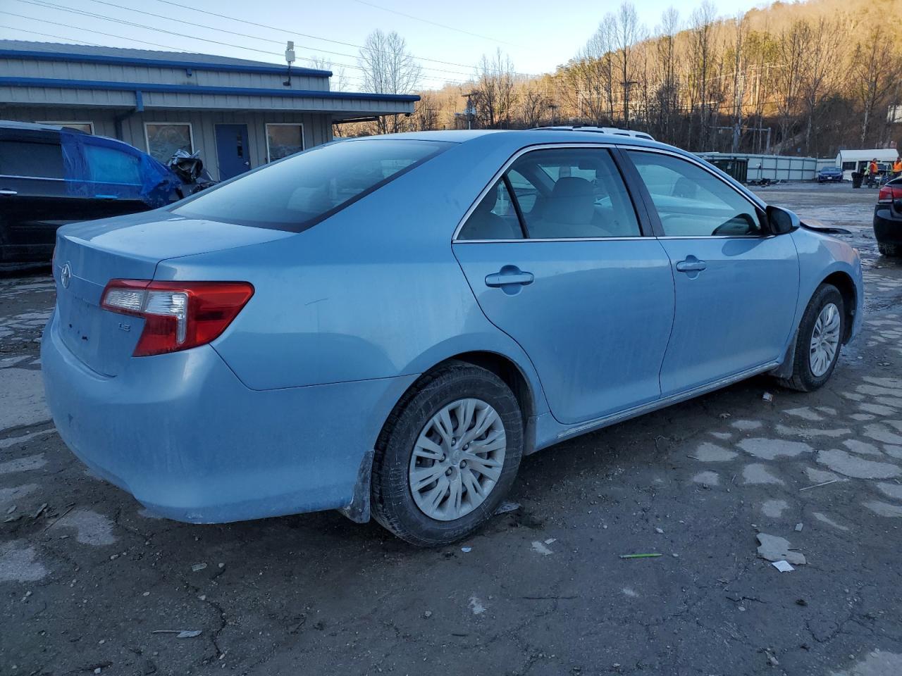 2014 TOYOTA CAMRY L - Image 3