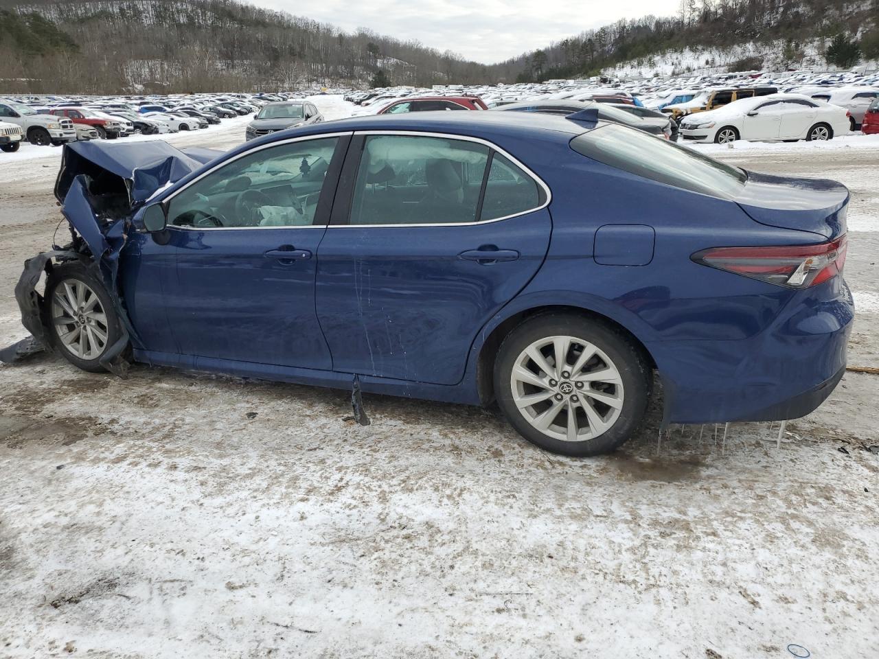 2023 TOYOTA CAMRY LE - Фото 2