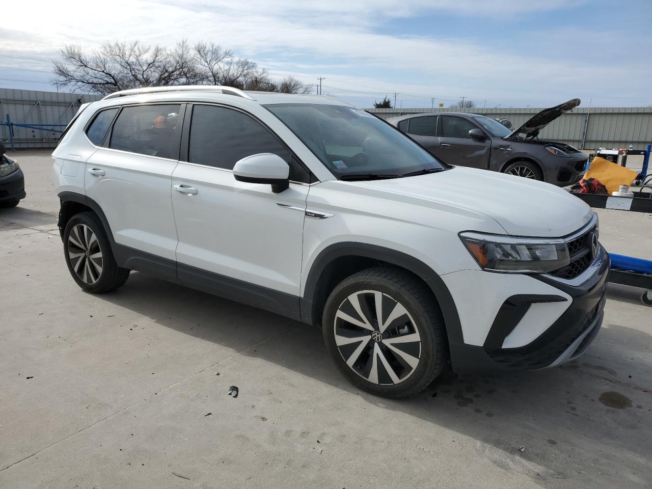 2023 VOLKSWAGEN TAOS SE - Image 4