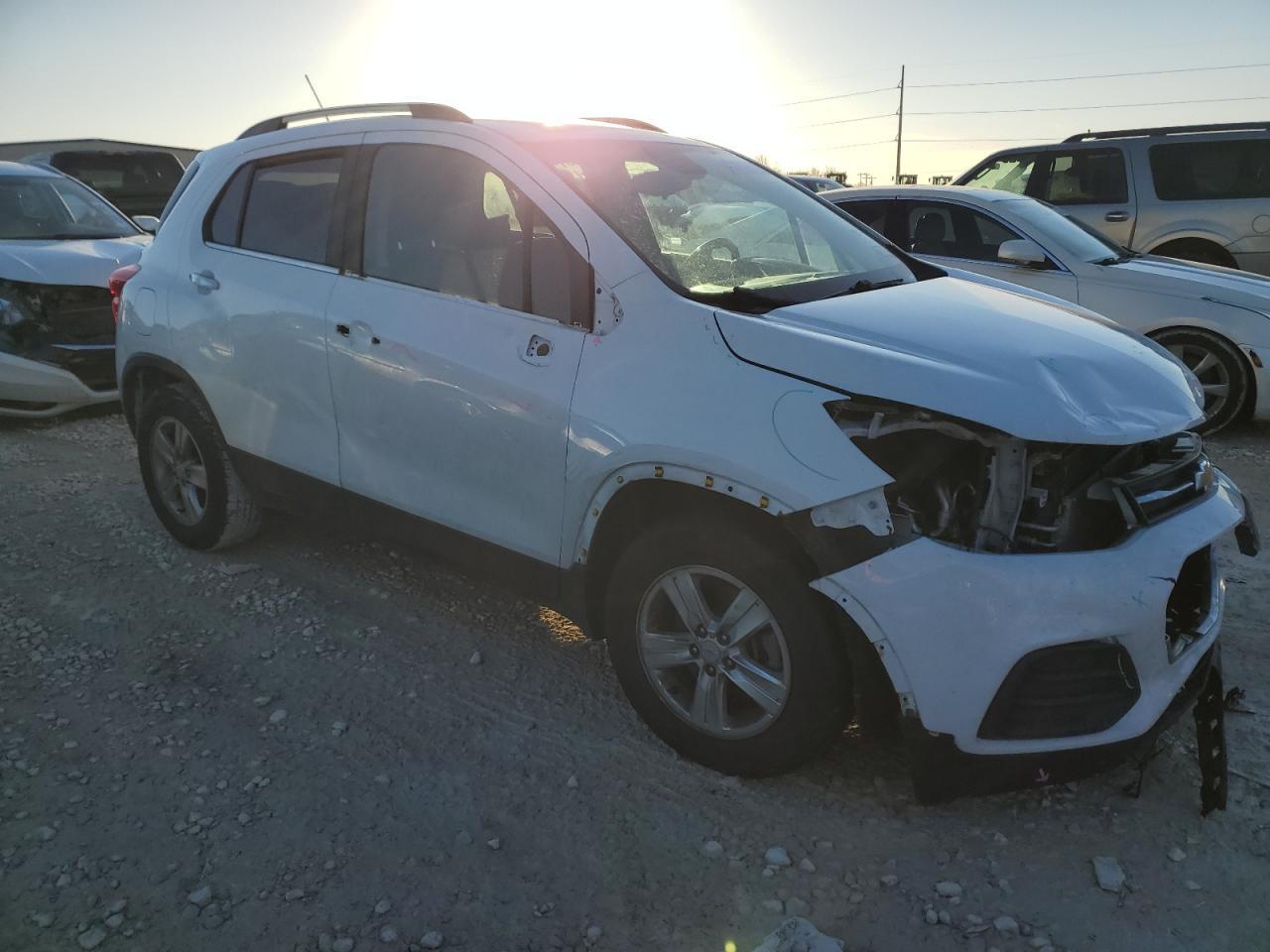 2018 CHEVROLET TRAX 1LT - Фото 4