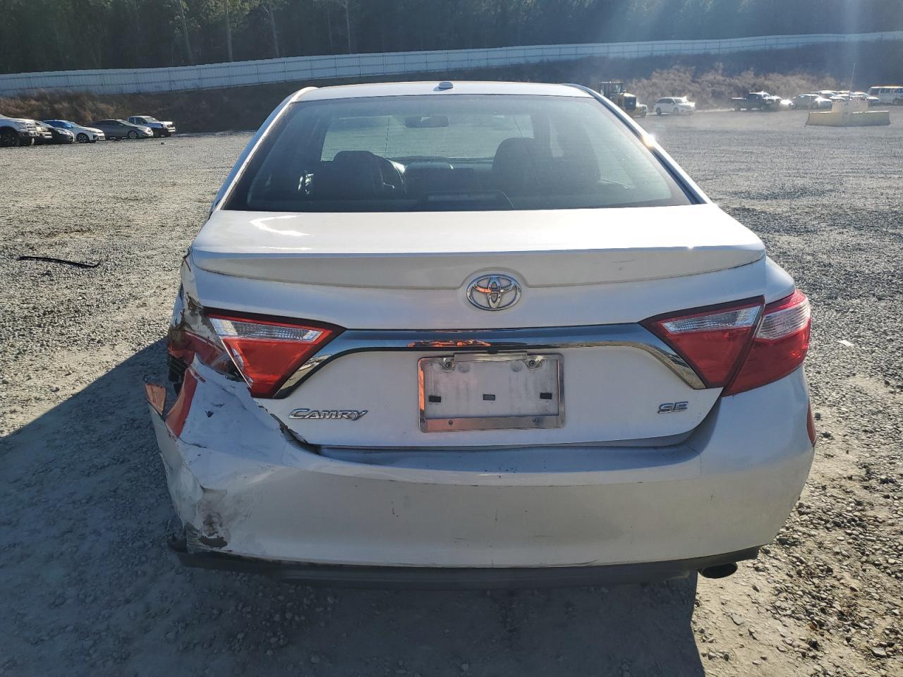 2016 TOYOTA CAMRY LE - Фото 6